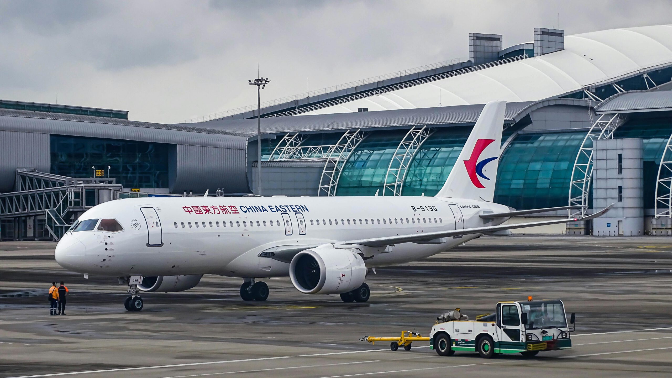 Understanding Airplane Etiquette to Avoid Conflicts with Fellow Passengers